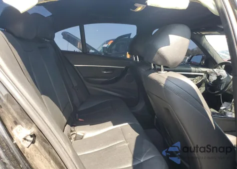 2018 BMW 330 Xi z USA, uszkodzony, nr VIN WBA8D9C55JEB35739